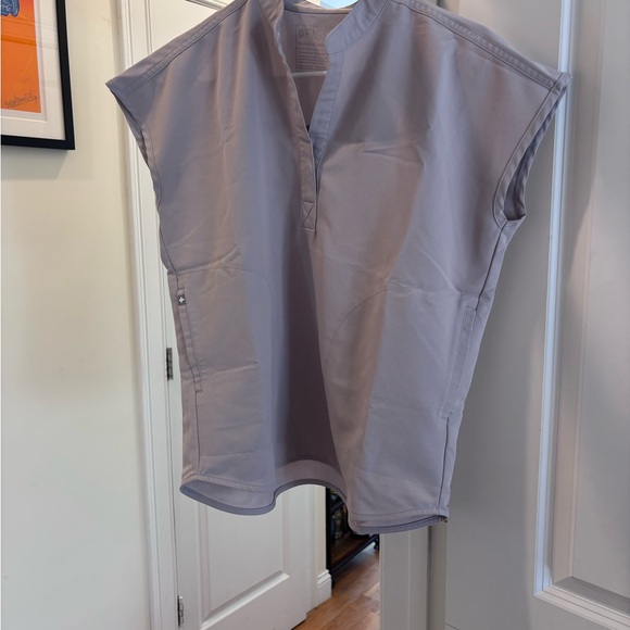 Figs Slate Rafaela Top - Picture 2 of 4